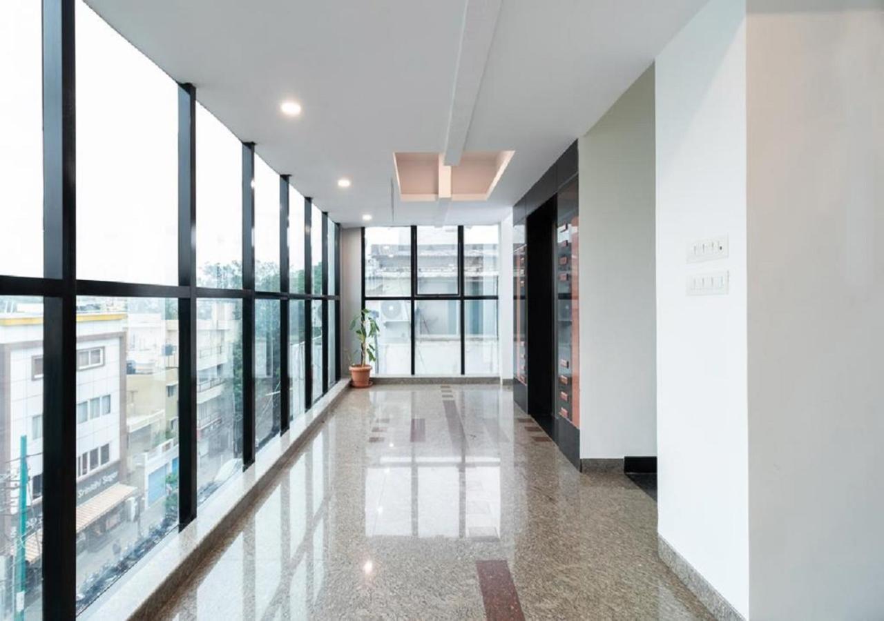 Capital O 46966 Apollo 27 Hotel Бангалор Екстериор снимка